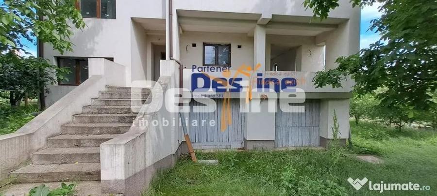 Casă cu 11 camere cu Teren 500 Mp în Valea Lupului