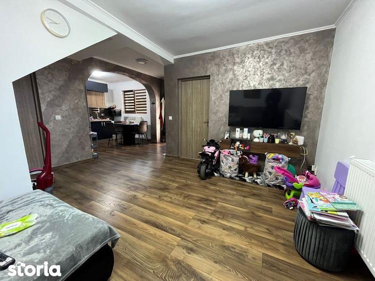 Casă cu 4 camere cu Teren 180 Mp în Central