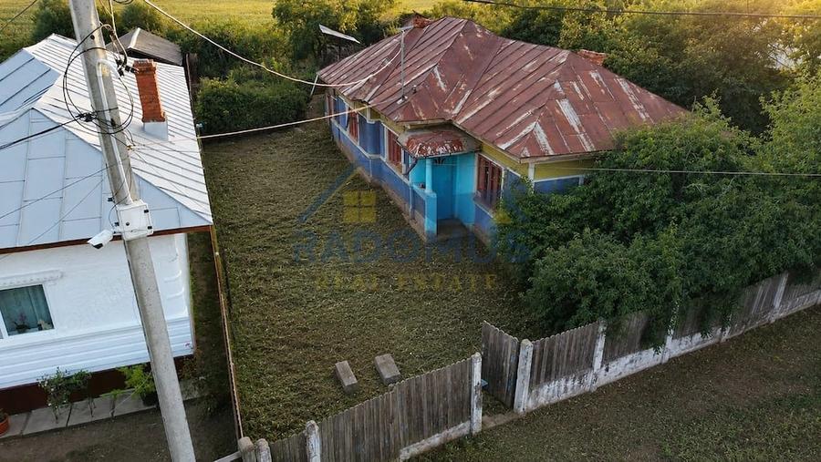 Casă cu 4 camere cu Teren 678 Mp în Poienarii-Rali