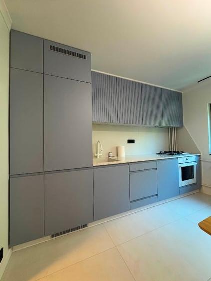 Apartament cu 3 camere decomandat, mobilat în Brâncoveanu