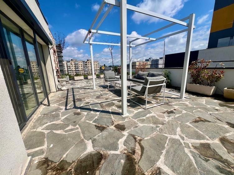 Apartament cu 2 camere semidecomandat, mobilat în Dristor