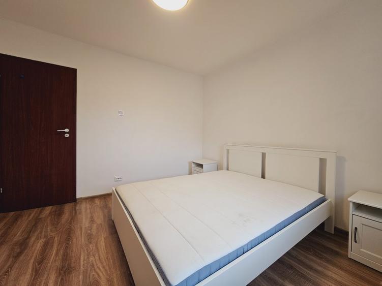 Apartament cu 3 camere decomandat, mobilat în Nerva Traian