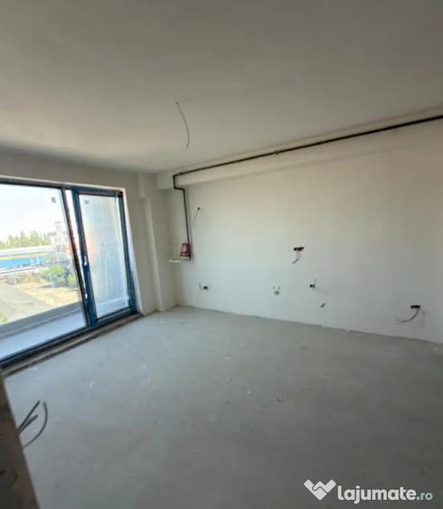 Apartament cu 2 camere decomandat în Tomis Plus
