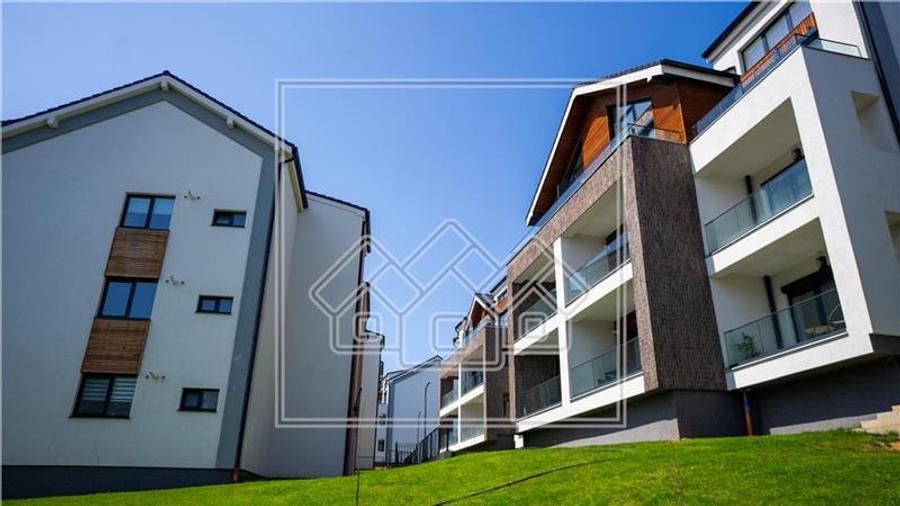 Penthouse cu 3 camere semidecomandat în Exterior Vest