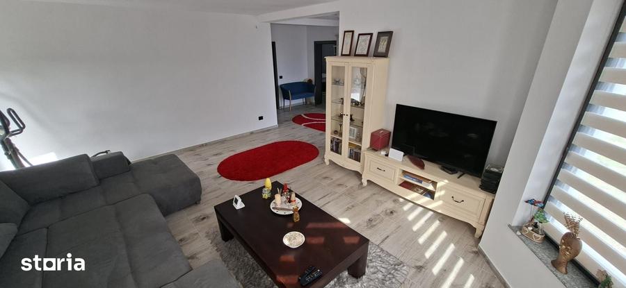 Casă cu 3 camere cu Teren 500 Mp în Mioriței