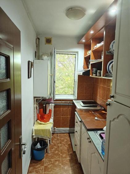 Apartament cu 3 camere semidecomandat în Tomis Nord