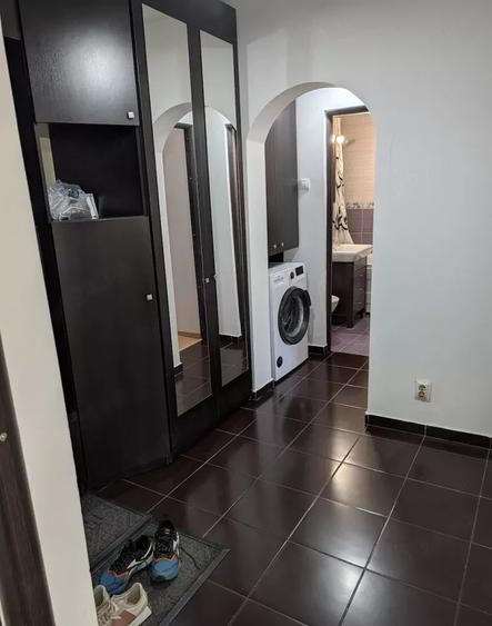 Apartament cu 2 camere decomandat în Nicolina