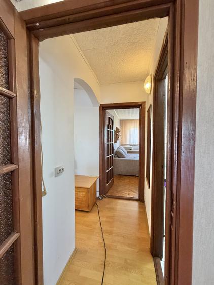 Apartament 2 camere, decomandat, etaj 3, zona Soarelui - 10