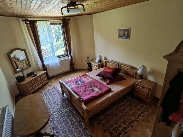 Casă individuală cu 4 camere cu Canalizare în Vâlcele