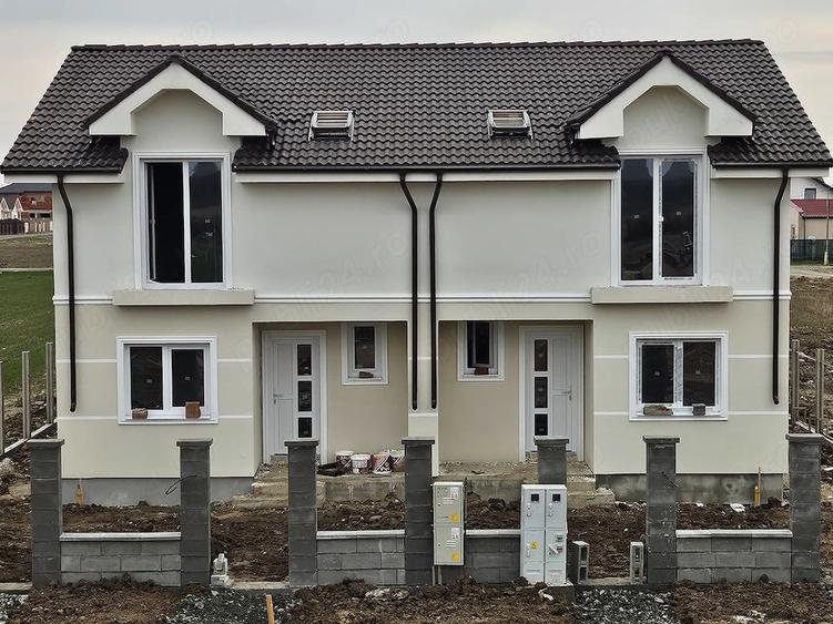 Casă cu 4 camere cu Teren 286 Mp în Moșnița Veche