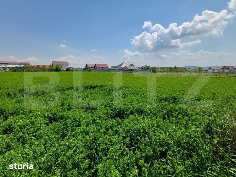 Teren de 7200 mp, în Central