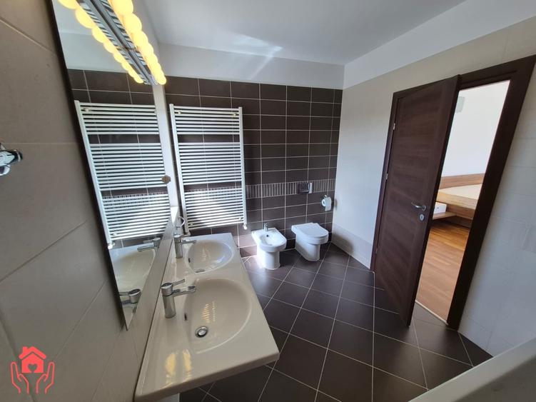 Apartament cu 4 camere decomandat, mobilat în Iancu Nicolae