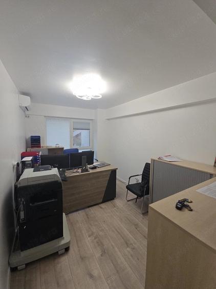 Apartament cu 3 camere decomandat în Exterior Vest