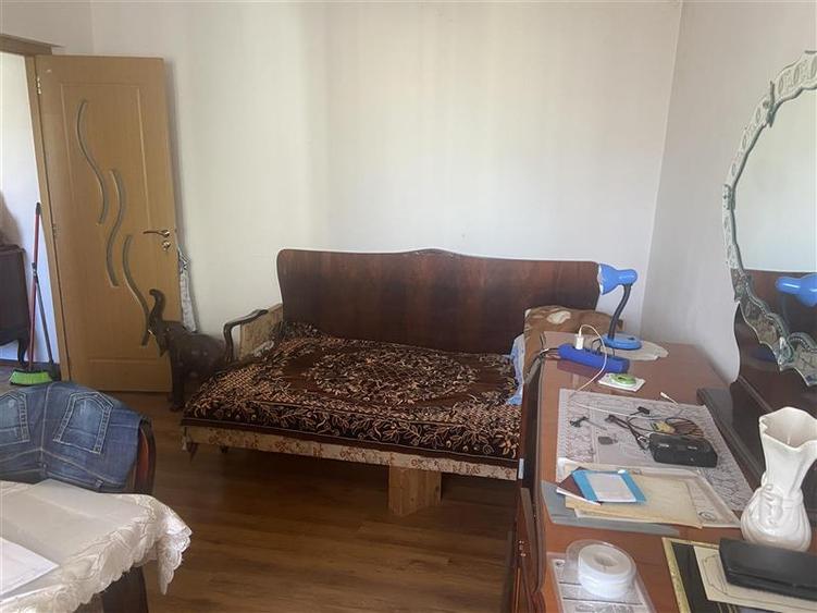 Apartament cu 2 camere decomandat, mobilat în Sud