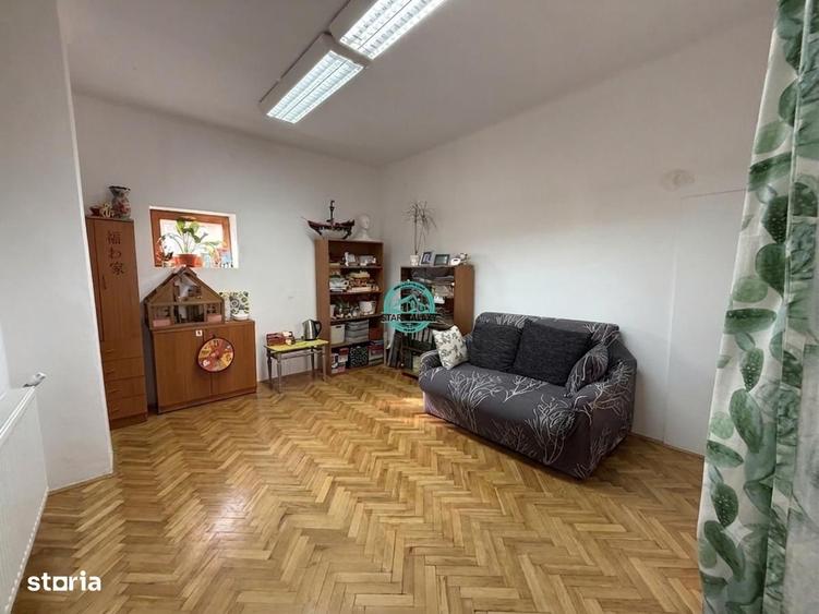 Casă cu 4 camere în Central