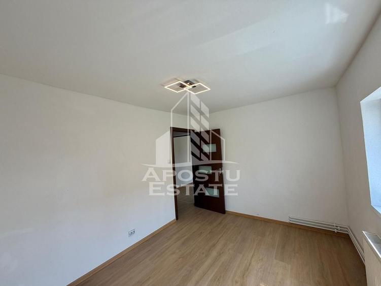 Apartament cu 2 camere semidecomandat în Soarelui