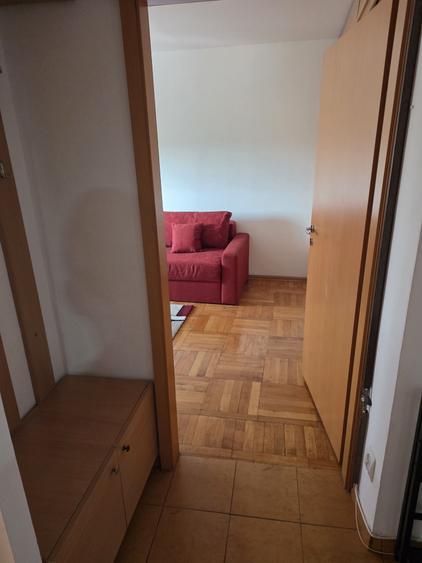 Garsonieră decomandată în Central