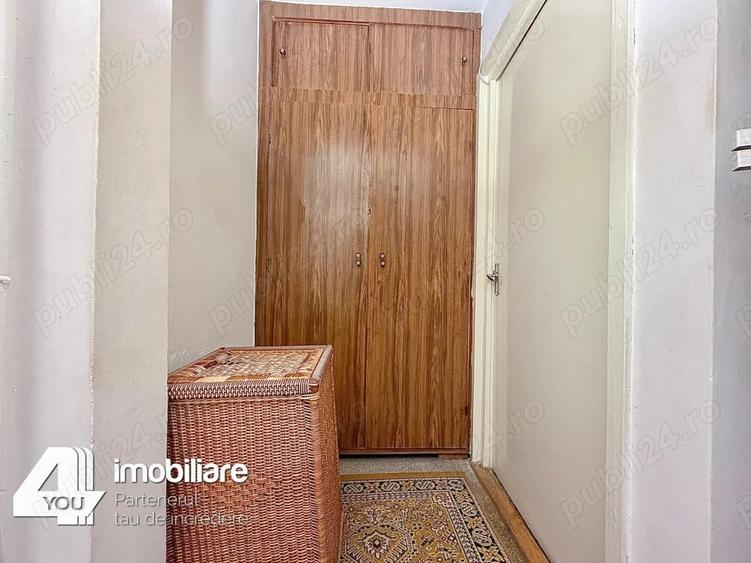 Apartament cu 4 camere decomandat în Boul Roșu