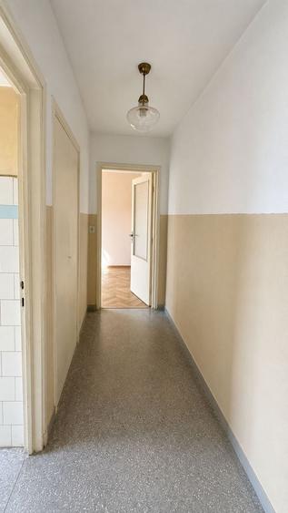 Apartament cu 3 camere semidecomandat în Km 4-5