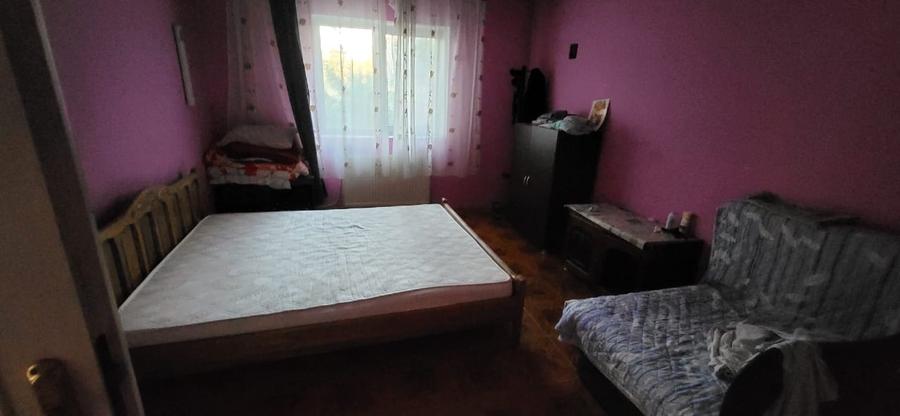 Casă individuală cu 3 camere cu Canalizare în Central