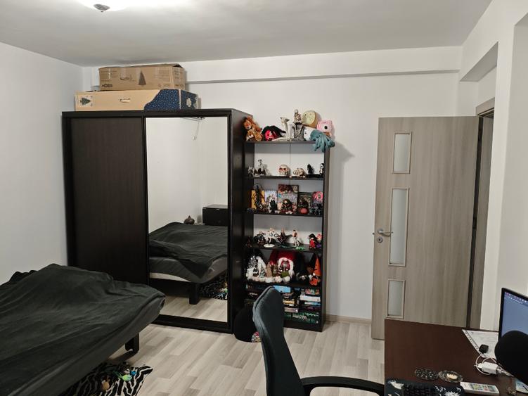 Apartament cu 2 camere decomandat în Roșu