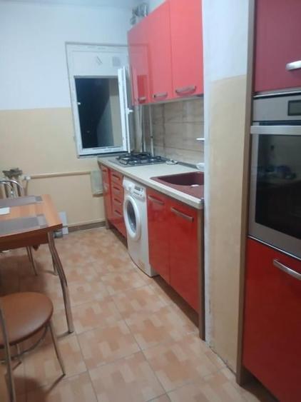 Apartament cu 3 camere în Baba Novac