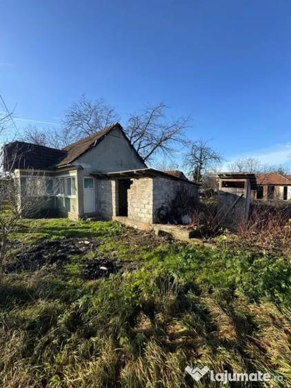 Casă cu 1 camere cu Teren 420 Mp în Tăuții de Sus
