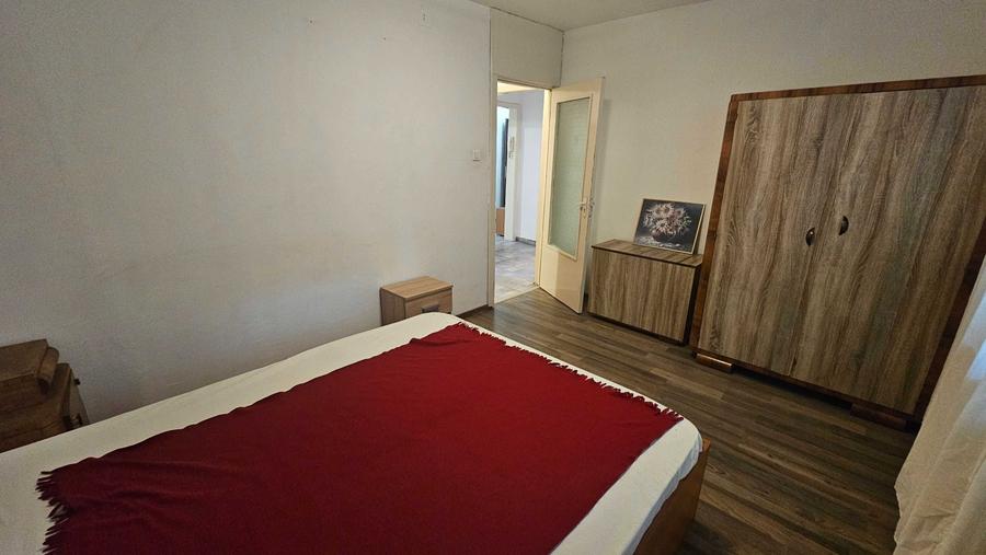 Apartament cu 3 camere decomandat în Complex Studențesc