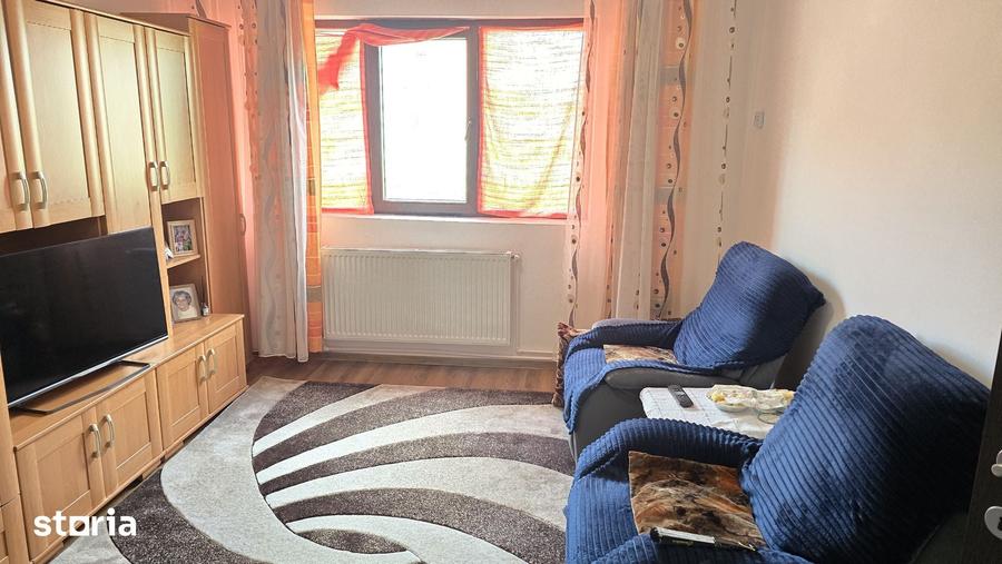 Apartament cu 2 camere decomandat în Piața Centrală