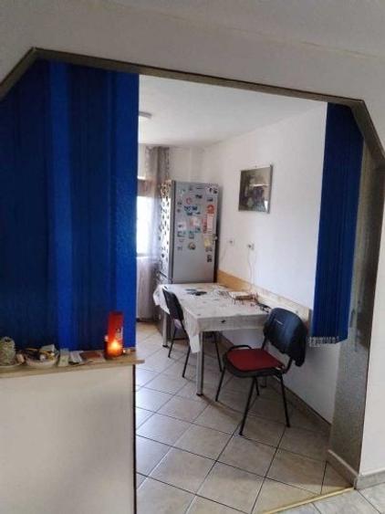 Apartament cu 3 camere decomandat, mobilat în Rahova