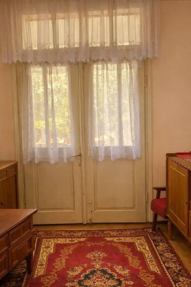 Casă cu 5 camere în Gutinaș