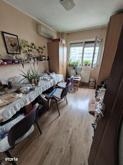 Apartament cu 3 camere decomandat în Grivița