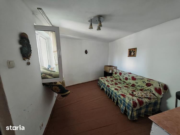 Casă cu 8 camere cu Teren 1150 Mp în Blăgești