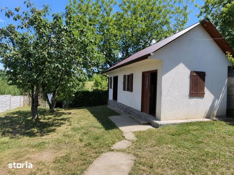 Casă cu 3 camere cu Teren 857 Mp în Valea Adâncă