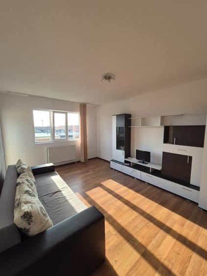 Apartament cu 3 camere decomandat în Spitalul Județean