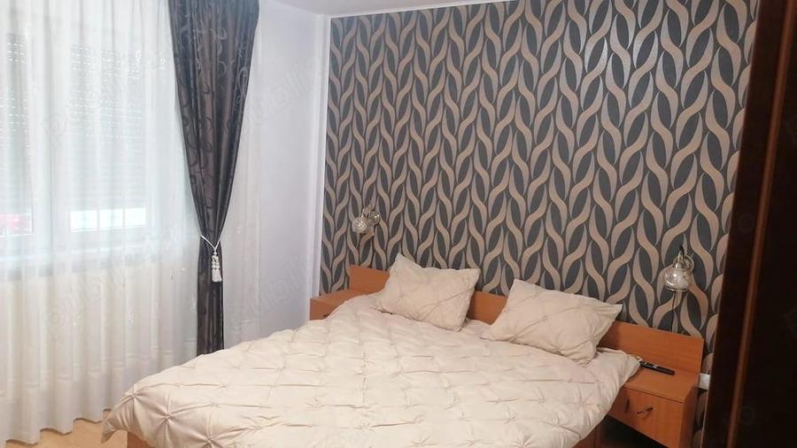 Apartament cu 3 camere semidecomandat în Central
