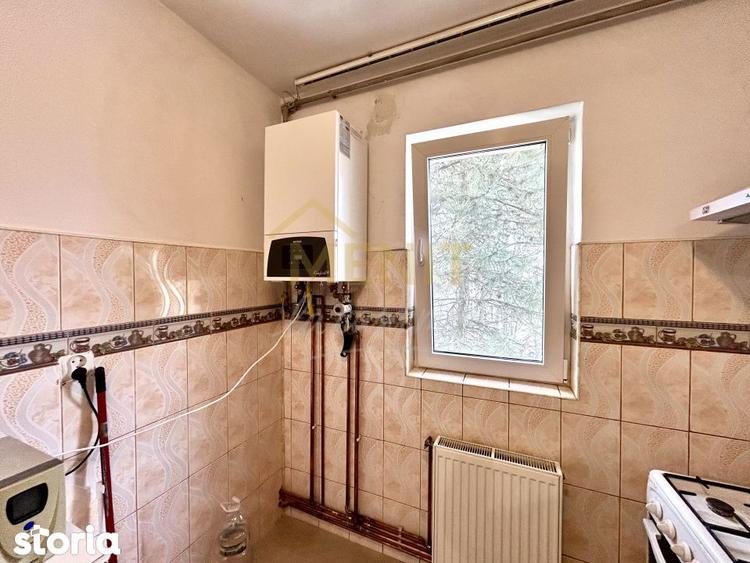 Apartament cu 3 camere semidecomandat, mobilat în Nord