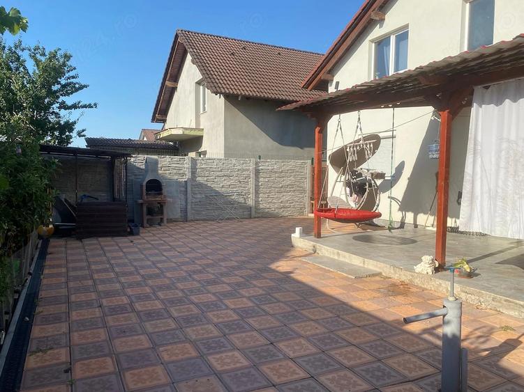 Casă cu 4 camere cu Teren 300 Mp în Livada