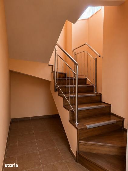 Casă cu 5 camere cu Teren 298 Mp în Rogerius