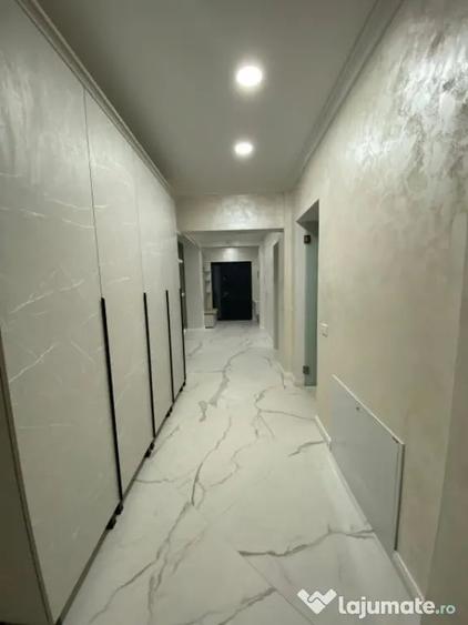 Apartament cu 4 camere decomandat, mobilat în Central