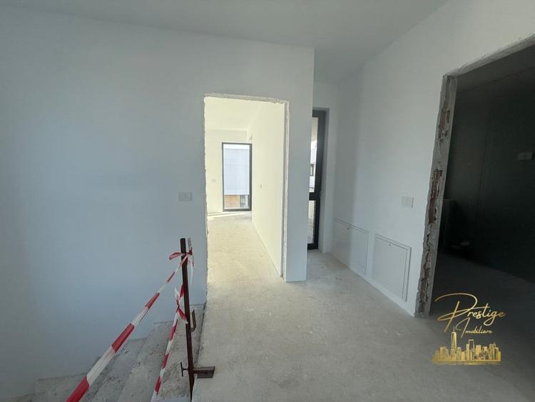 Duplex cu 4 camere cu Canalizare în Nufărul