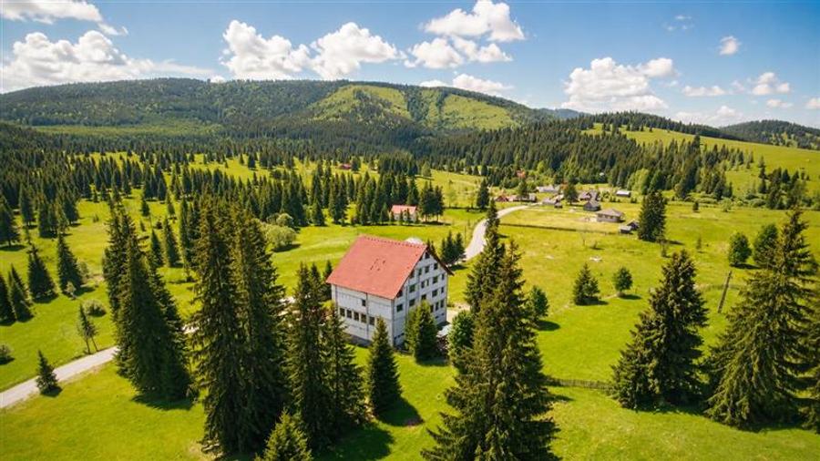 Spațiu comercial, de 984 mp, în Exterior Est