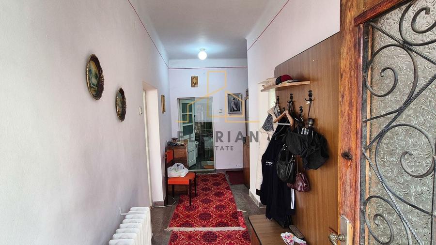 Casă individuală cu 3 camere cu Canalizare în Ultracentral