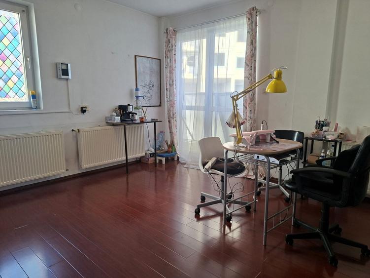 Casă individuală cu 10 camere cu Canalizare în Doamna Ghica