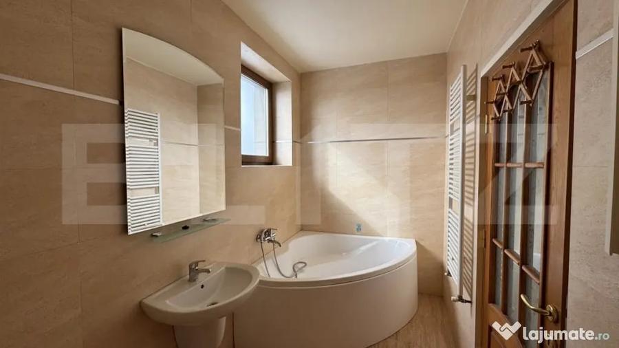 Apartament cu 4 camere decomandat în Brazda lui Novac