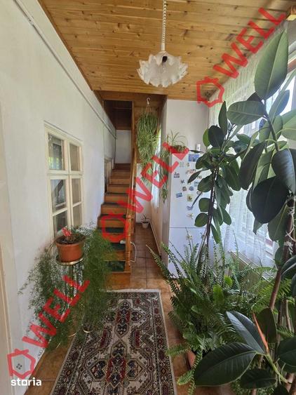 Casă cu 6 camere cu Teren 421 Mp în Central
