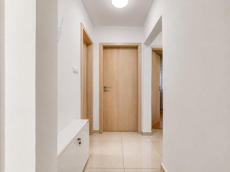 Apartament cu 3 camere decomandat, mobilat în Zorilor