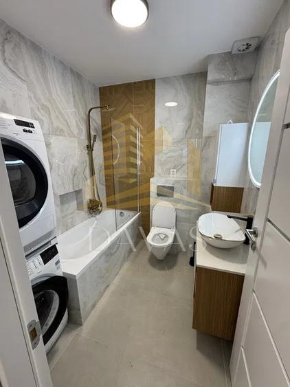 Apartament cu 3 camere semidecomandat, mobilat în Europa
