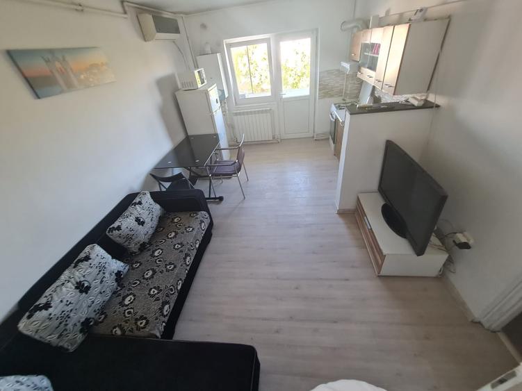 Inchiriez apartament de 2 camere transformat in 3 Faleza Nord plaja Reina/Complex - 8