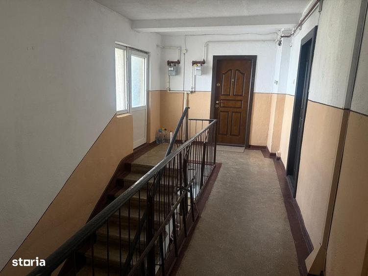 Apartament cu 4 camere decomandat în Micro 3